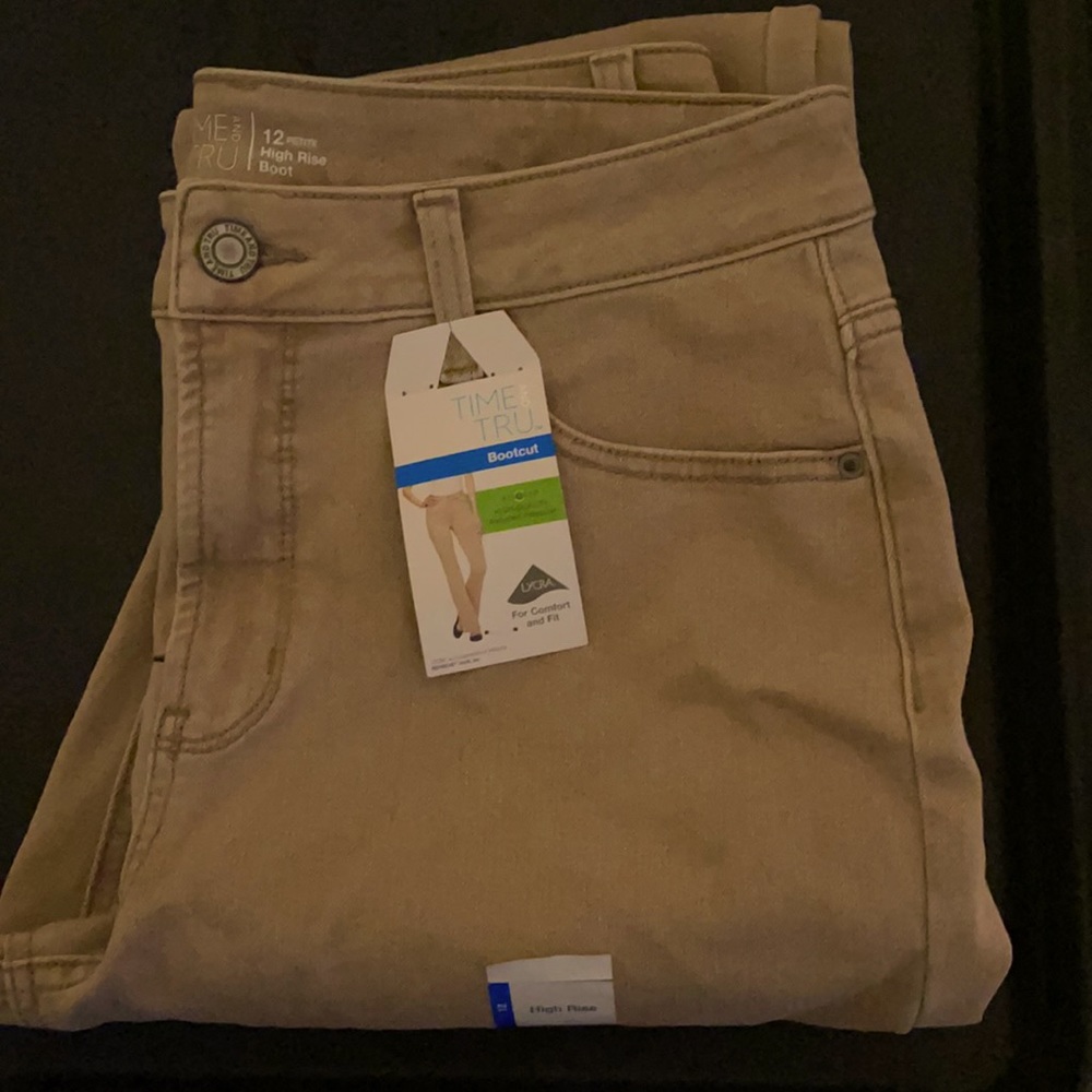 Time and Tru brown/dark khaki Lycra high rise boot cut petite pants. New w/tags.